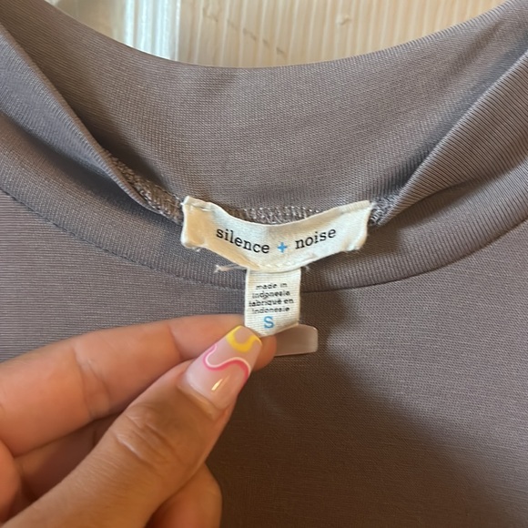 Silence & Noise Tank top - Picture 3 of 4